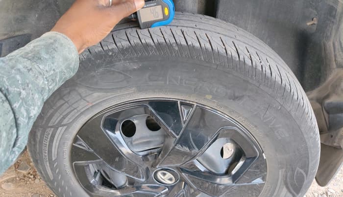 2024 Tata PUNCH PURE MT CNG, CNG, Manual, 56,650 km, tyre