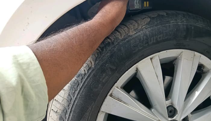 2022 Volkswagen VIRTUS HIGHLINE TSI 1.0 AT, Petrol, Automatic, 35,997 km, tyre