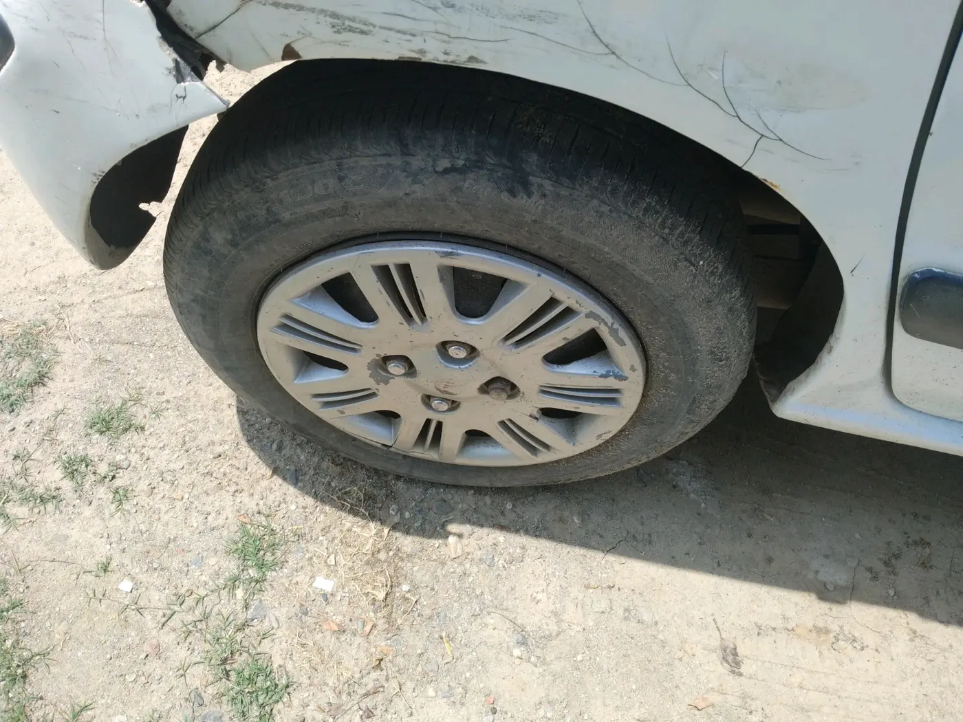 2011 Hyundai Santro Xing GLS, CNG, Manual, 71,437 km, tyre