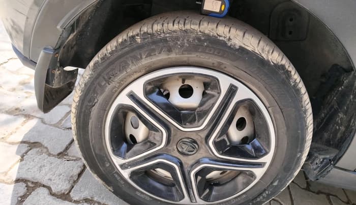 2023 Tata NEXON XE PETROL, Petrol, Manual, 64,626 km, tyre