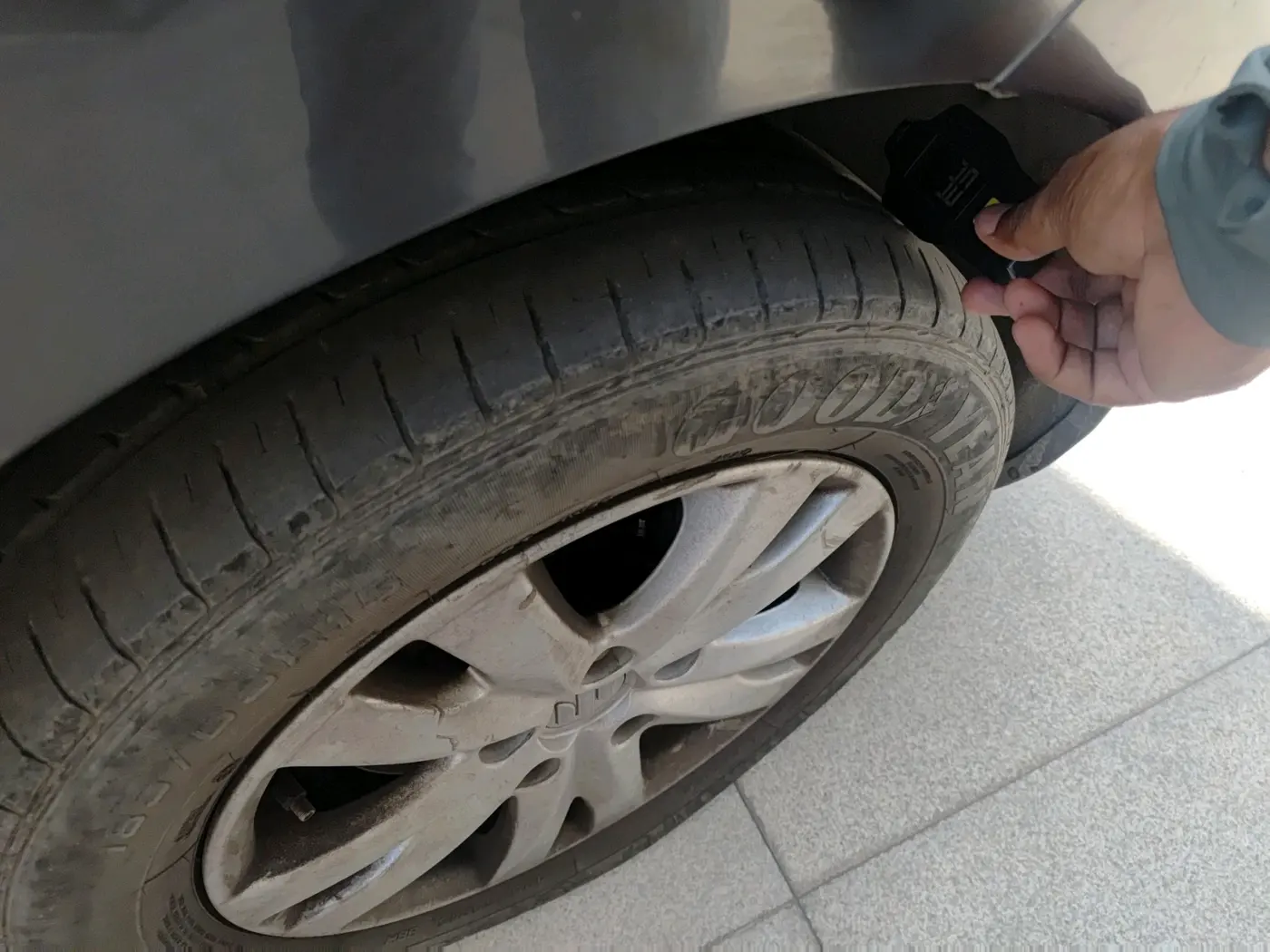 2017 Maruti Ertiga ZDI + SHVS, Diesel, Manual, 69,359 km, tyre
