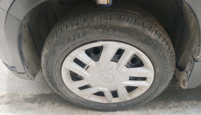 2021 Maruti Vitara Brezza VXI, Petrol, Manual, 41,413 km, tyre