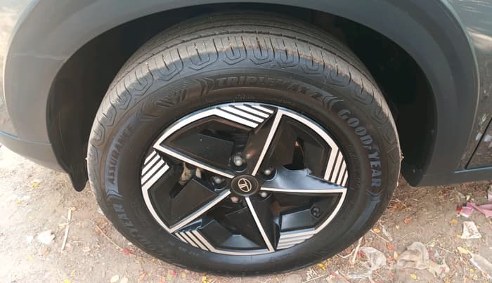2024 Tata NEXON FEARLESS + S P MT, Petrol, Manual, 4,738 km, tyre