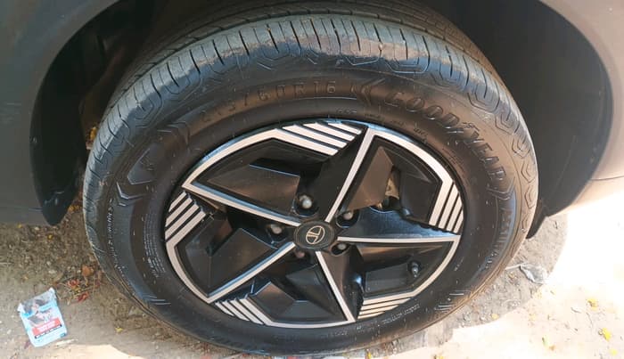 2024 Tata NEXON FEARLESS + S P MT, Petrol, Manual, 4,738 km, tyre