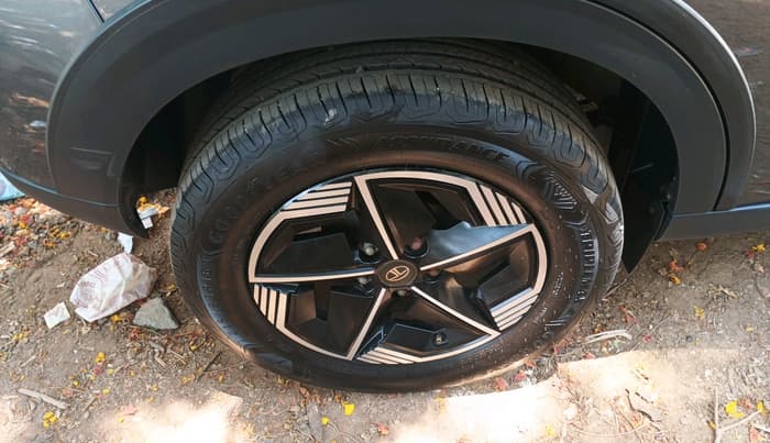 2024 Tata NEXON FEARLESS + S P MT, Petrol, Manual, 4,738 km, tyre
