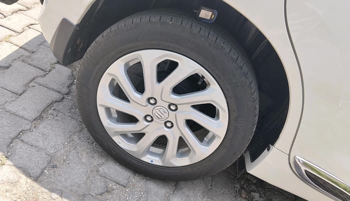 2025 Maruti Baleno ZETA PETROL 1.2, Petrol, Manual, 8,323 km, tyre