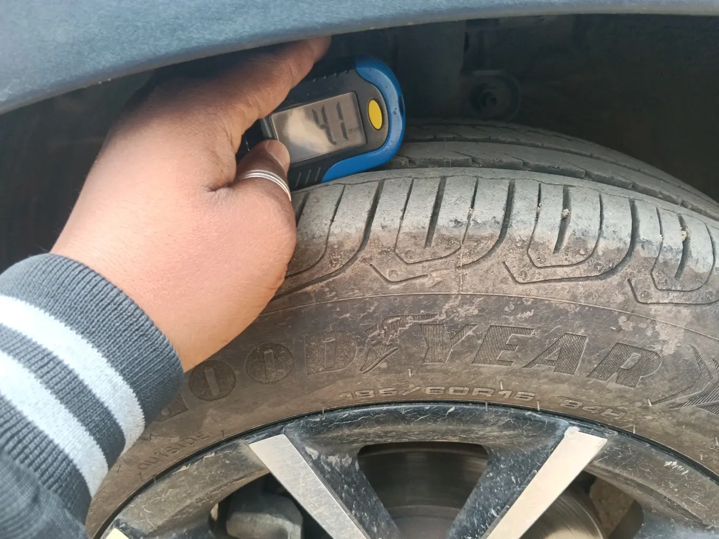 2018 Mahindra KUV 100 NXT K8 P 6 STR, Petrol, Manual, 31,309 km, tyre