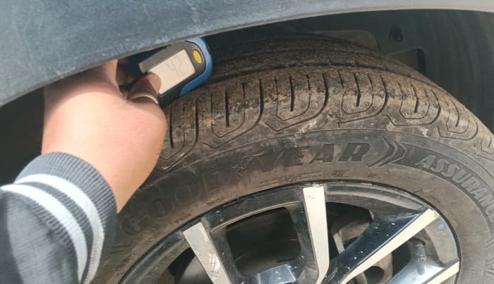 2018 Mahindra KUV 100 NXT K8 P 6 STR, Petrol, Manual, 31,309 km, tyre