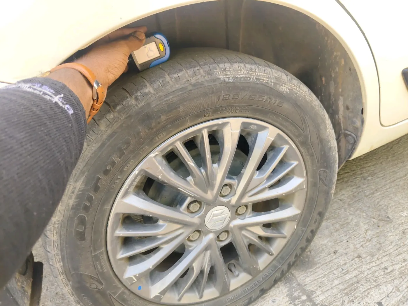 2021 Maruti Ertiga VXI CNG, CNG, Manual, 1,22,193 km, tyre
