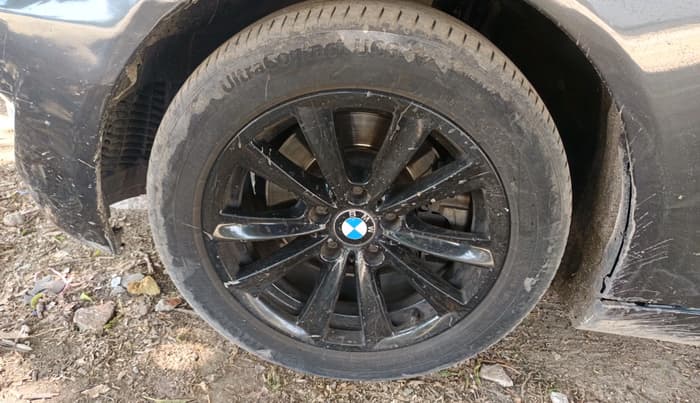 2010 BMW 5 Series 525D, Diesel, Automatic, 1,75,570 km, tyre