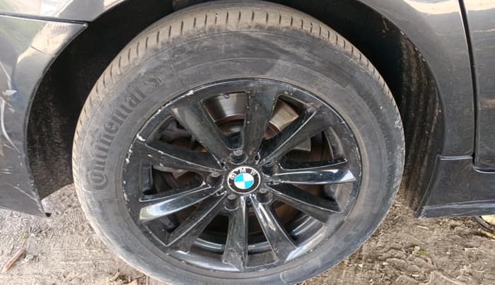 2010 BMW 5 Series 525D, Diesel, Automatic, 1,75,570 km, tyre