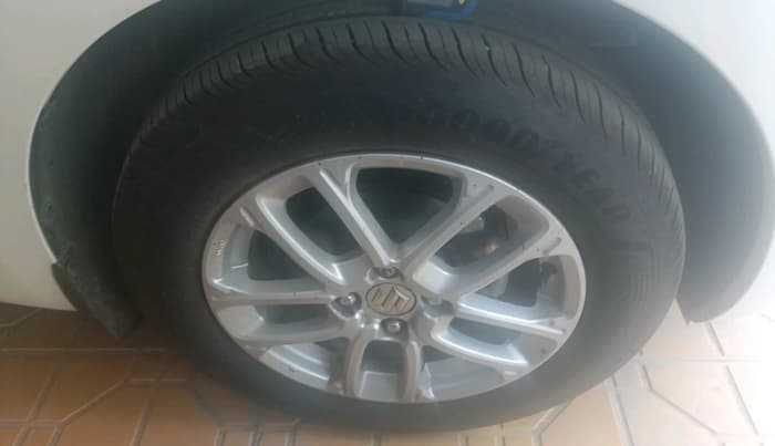 2019 Maruti Swift ZXI AMT, Petrol, Automatic, 46,240 km, tyre