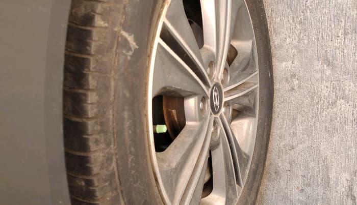 2018 Hyundai Creta SX (O) 1.6 DIESEL, Diesel, Manual, 1,23,978 km, tyre