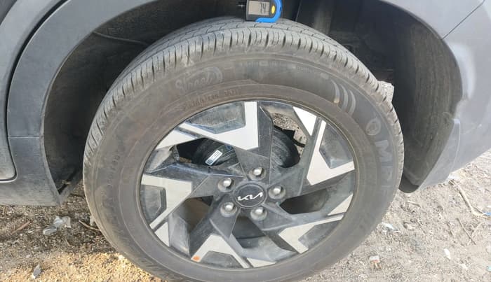 2025 KIA SONET HTK PLUS 1.2 PETROL MT, Petrol, Manual, 3,552 km, tyre
