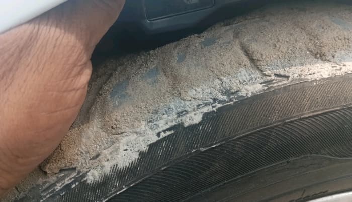 2018 Ford Figo Aspire TITANIUM 1.2 PETROL, CNG, Manual, 1,36,007 km, tyre