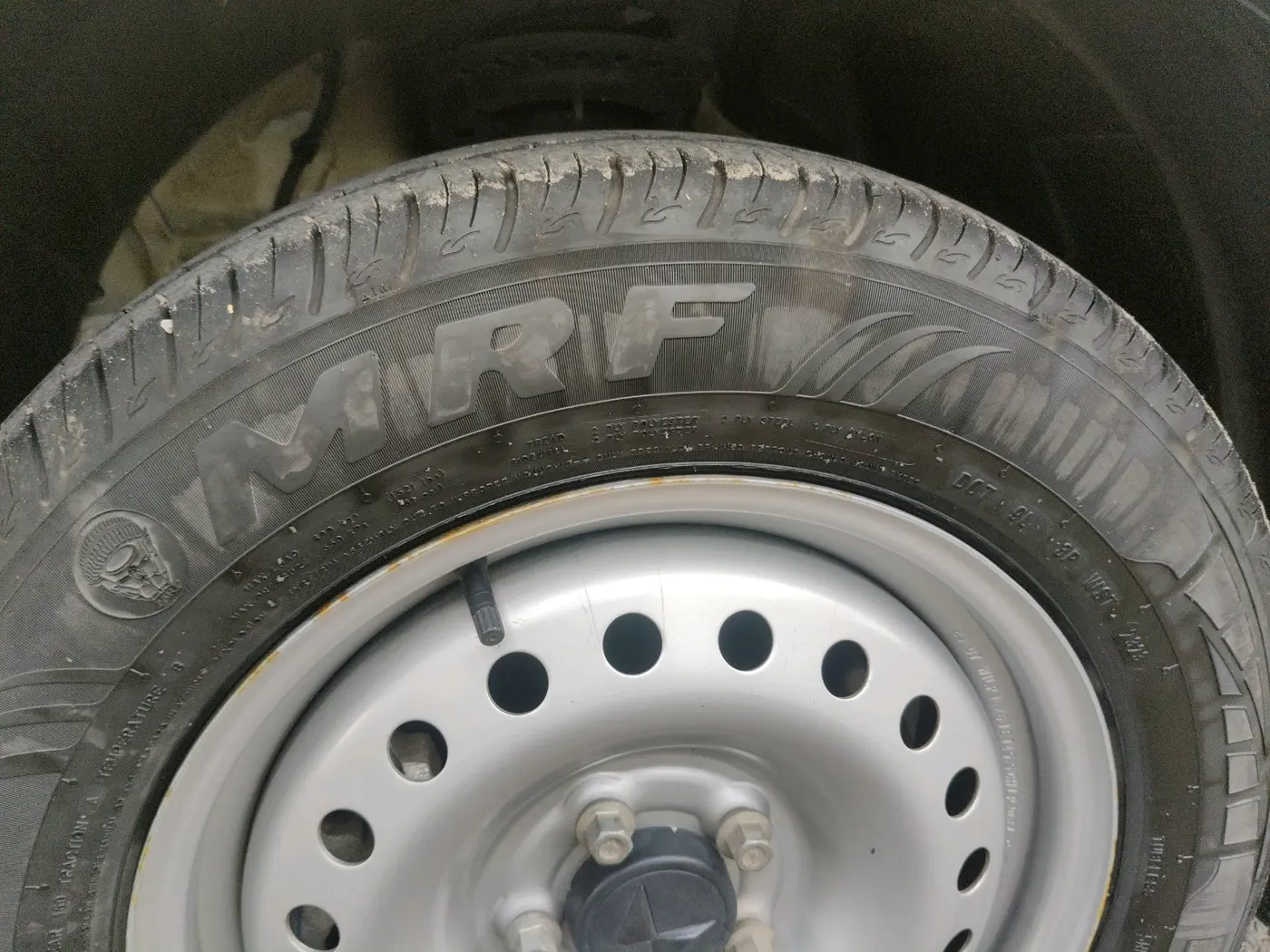 2023 Mahindra XUV300 W4 1.2 PETROL, Petrol, Manual, 13,567 km, tyre