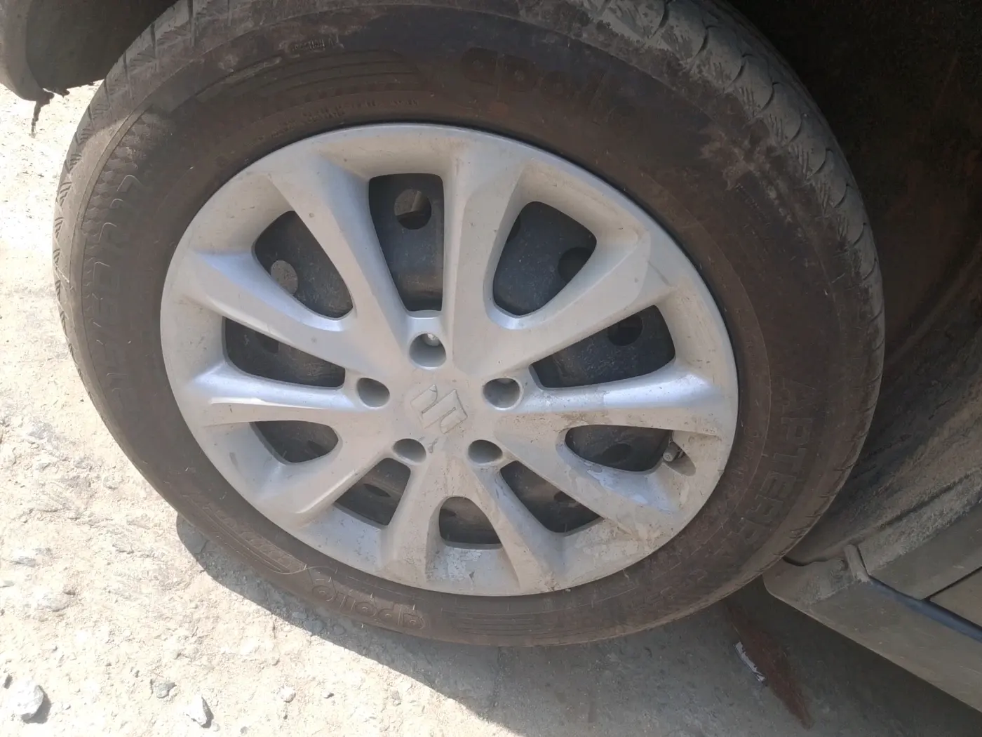 2025 Maruti Grand Vitara DELTA SMART HYBRID, Petrol, Manual, 18,474 km, tyre