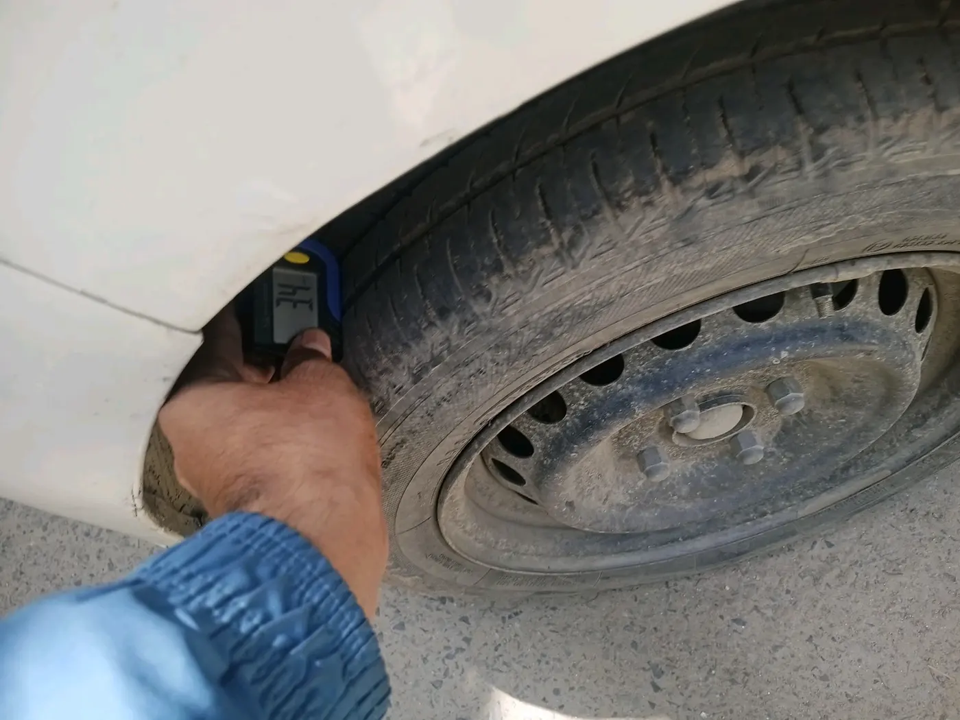 2016 Maruti Wagon R 1.0 LXI CNG, CNG, Manual, 1,22,343 km, tyre