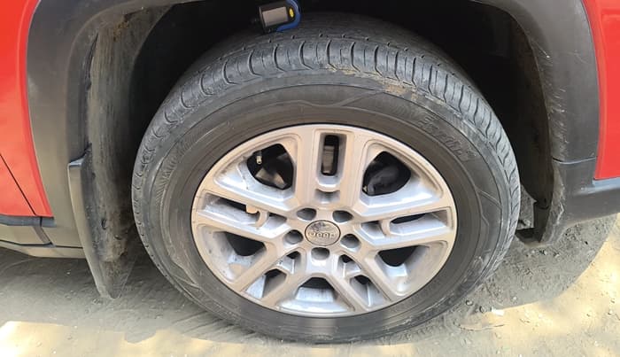 2018 Jeep Compass LIMITED 2.0 DIESEL, Diesel, Manual, 1,10,890 km, tyre