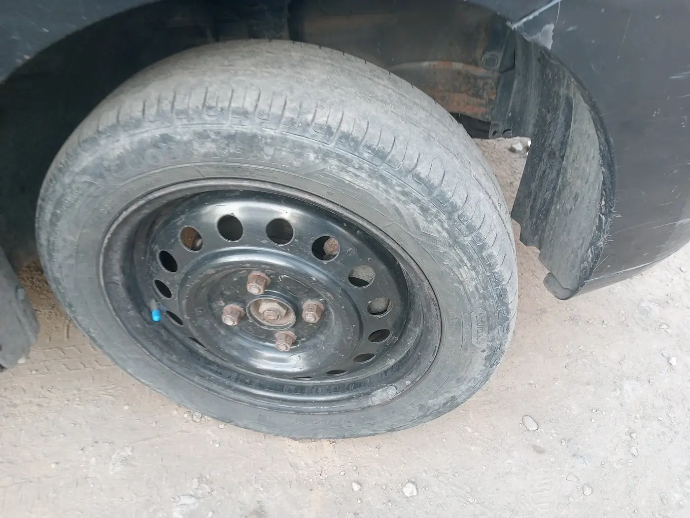 2011 Maruti Wagon R 1.0 VXI, CNG, Manual, 81,509 km, tyre