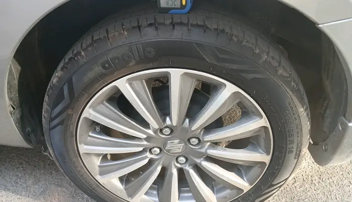 2020 Maruti Ciaz ALPHA  AT 1.5 SHVS PETROL, Petrol, Automatic, 63,116 km, tyre