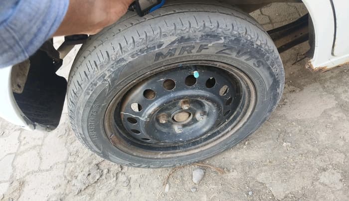 2012 Maruti Wagon R 1.0 LXI, CNG, Manual, 1,31,689 km, tyre