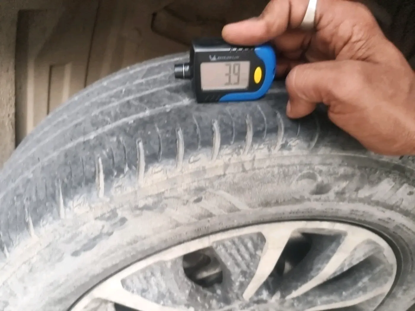 2022 Maruti Vitara Brezza LXI, Petrol, Manual, 51,192 km, tyre