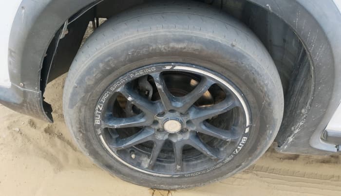 2017 Honda WR-V 1.5L I-DTEC S MT, Diesel, Manual, 93,404 km, tyre