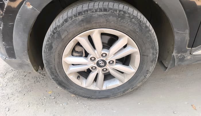 2016 Hyundai Creta S PLUS 1.4 DIESEL, Diesel, Manual, 3,39,094 km, tyre