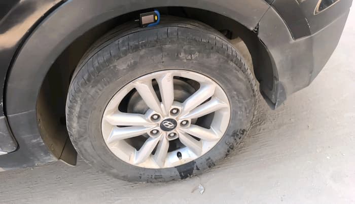 2016 Hyundai Creta S PLUS 1.4 DIESEL, Diesel, Manual, 3,39,094 km, tyre