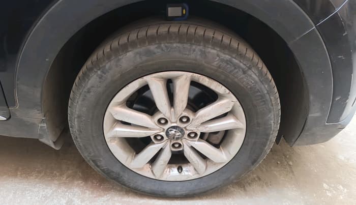 2016 Hyundai Creta S PLUS 1.4 DIESEL, Diesel, Manual, 3,39,094 km, tyre