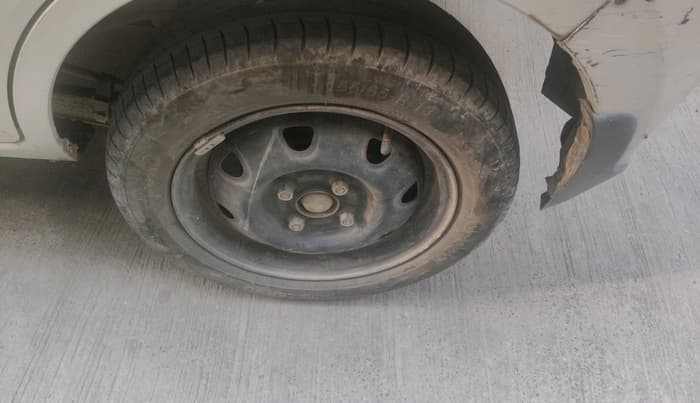 2015 Maruti Alto K10 VXI, Petrol, Manual, 95,941 km, tyre