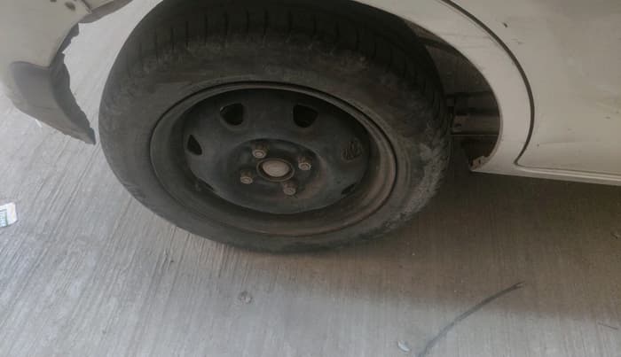 2015 Maruti Alto K10 VXI, Petrol, Manual, 95,941 km, tyre