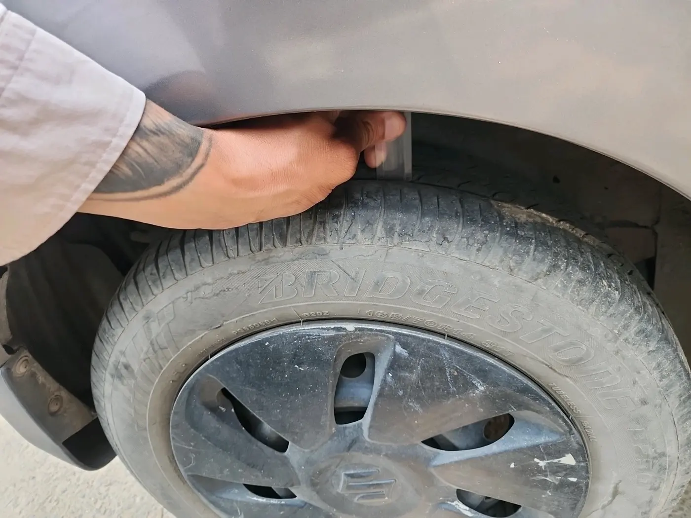 2016 Maruti Celerio VXI CNG, CNG, Manual, 1,19,645 km, tyre