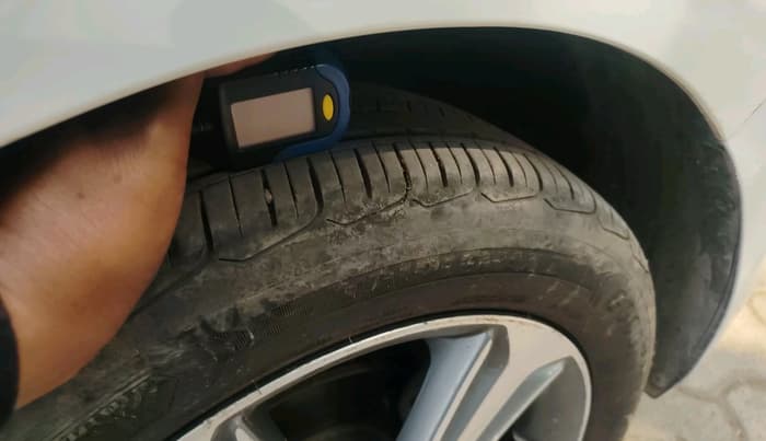 2019 Hyundai Verna 1.6 VTVT SX, CNG, Manual, 1,00,329 km, tyre