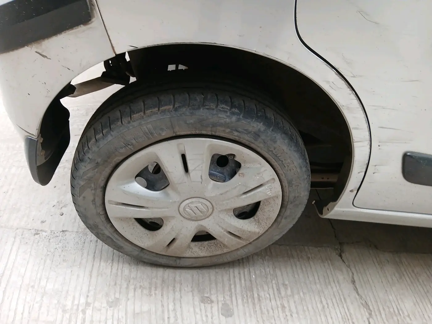 2016 Maruti Wagon R 1.0 VXI AMT, Petrol, Automatic, 1,40,380 km, tyre