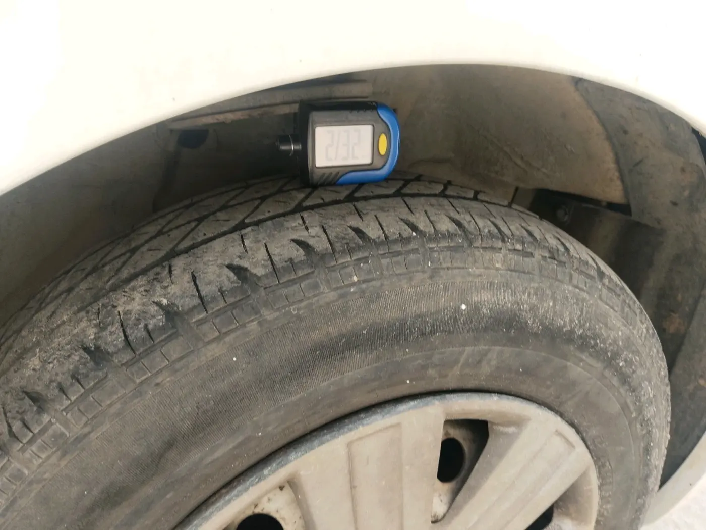 2013 Maruti Swift Dzire LDI, Diesel, Manual, 5,04,155 km, tyre