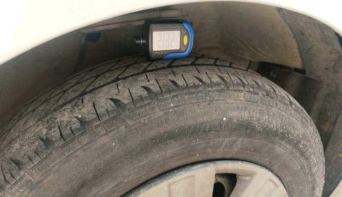 2013 Maruti Swift Dzire LDI, Diesel, Manual, 5,03,957 km, tyre