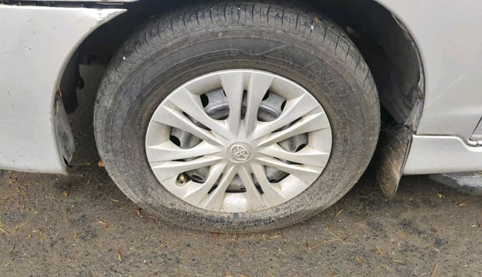 2014 Toyota Innova 2.5 GX 7 STR, Diesel, Manual, 94,146 km, tyre