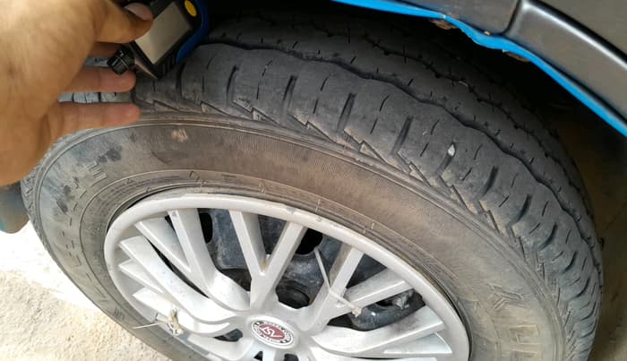 2019 Maruti Eeco 7 STR, Petrol, Manual, 95,883 km, tyre