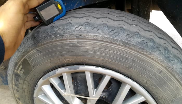 2019 Maruti Eeco 7 STR, Petrol, Manual, 95,883 km, tyre