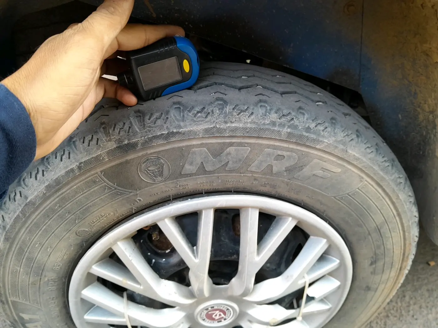 2019 Maruti Eeco 7 STR, Petrol, Manual, 95,883 km, tyre