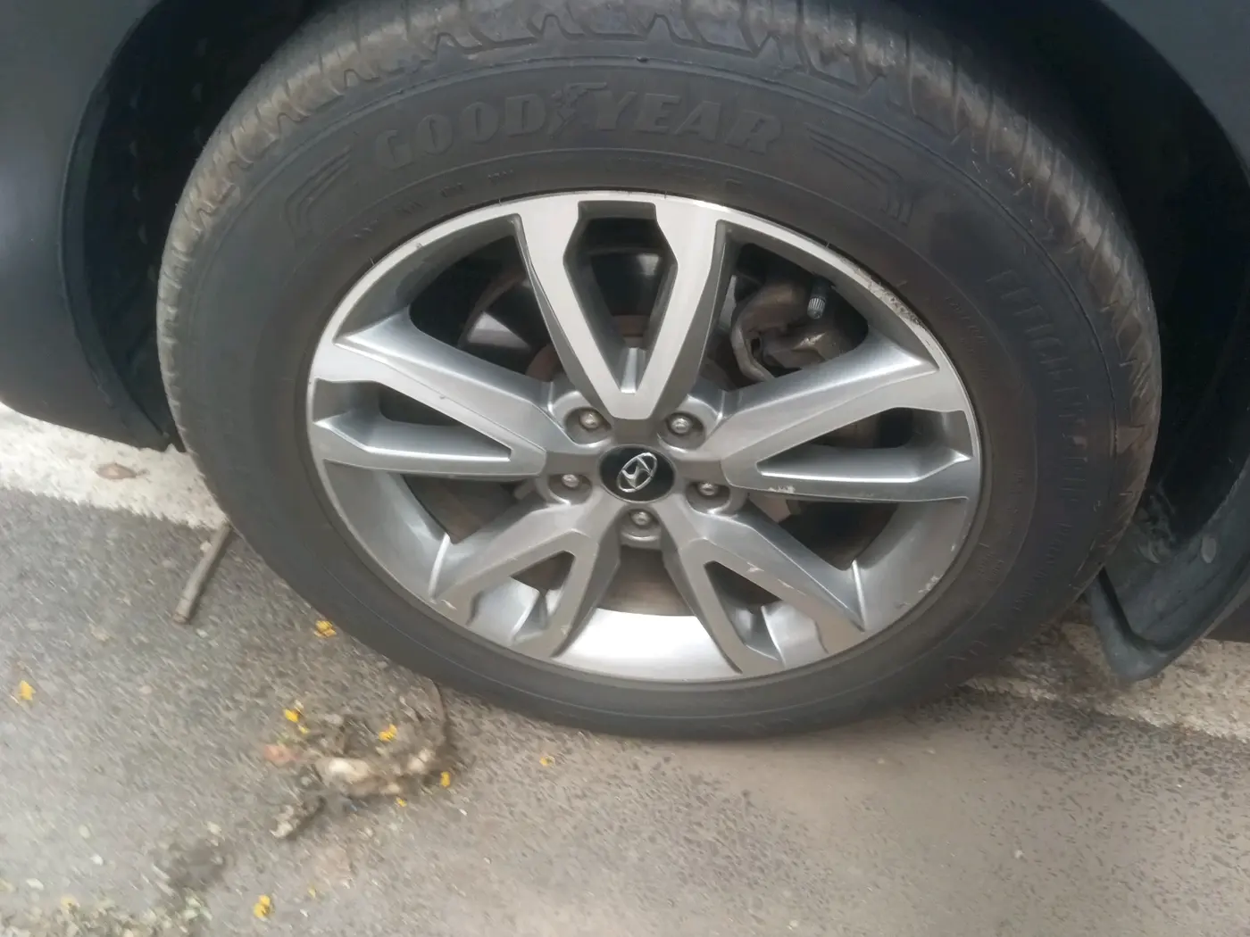 2015 Hyundai Santa Fe 4 WD AT, Diesel, Automatic, 42,731 km, tyre