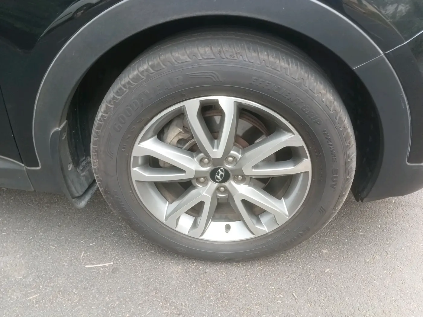 2015 Hyundai Santa Fe 4 WD AT, Diesel, Automatic, 42,731 km, tyre