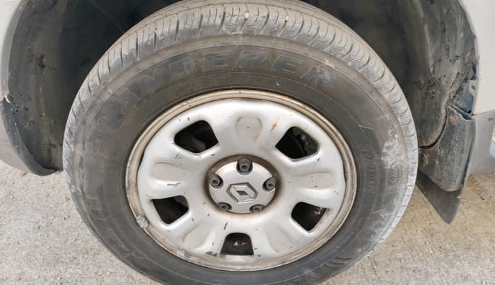 2014 Renault Duster 85 PS RXL DIESEL, Diesel, Manual, 1,17,069 km, tyre