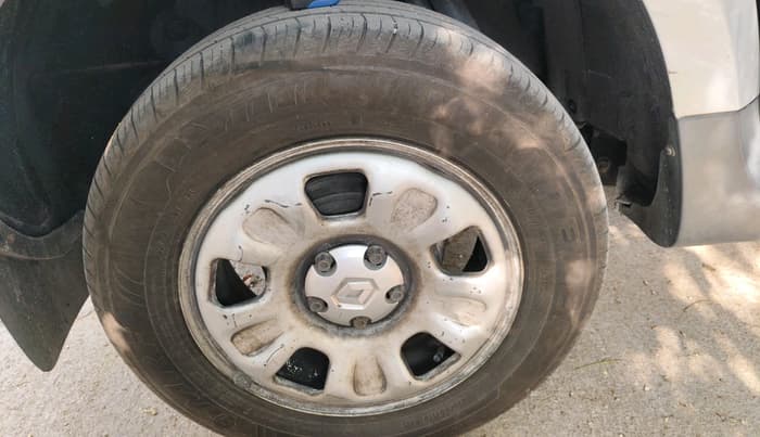 2014 Renault Duster 85 PS RXL DIESEL, Diesel, Manual, 1,17,069 km, tyre