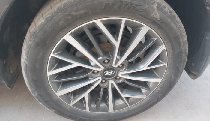 2021 Hyundai Tucson GLS 2WD AT PETROL, Petrol, Automatic, 52,447 km, tyre