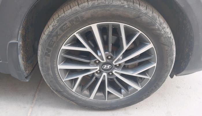 2021 Hyundai Tucson GLS 2WD AT PETROL, Petrol, Automatic, 52,447 km, tyre