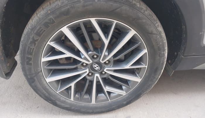 2021 Hyundai Tucson GLS 2WD AT PETROL, Petrol, Automatic, 52,447 km, tyre