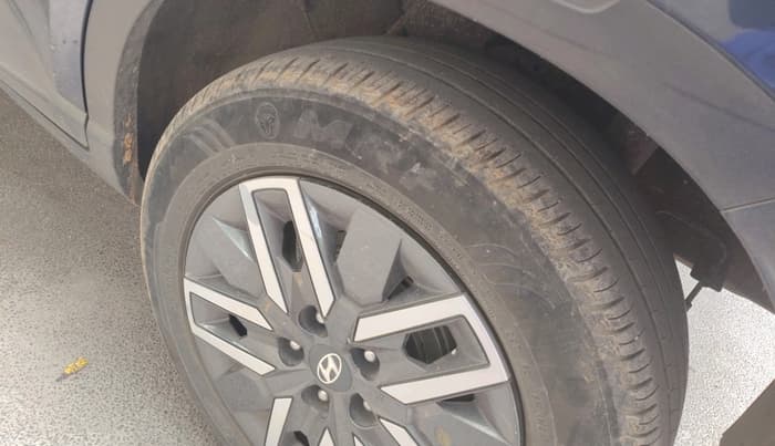 2021 Hyundai VENUE SX 1.0 TURBO, Petrol, Manual, 43,655 km, tyre
